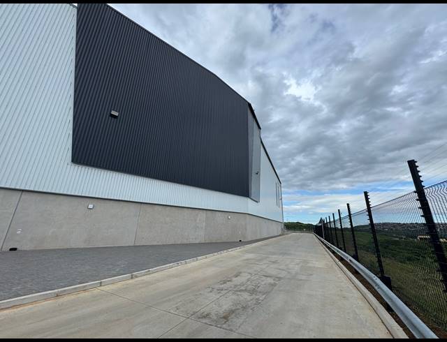 3,495M² WAREHOUSE TO LET IN GLEN ANIL